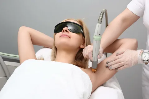 تحت الإبطين (Underarms)